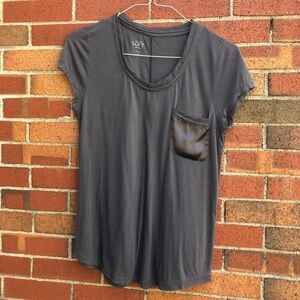 Loft grey tee with satin pocket